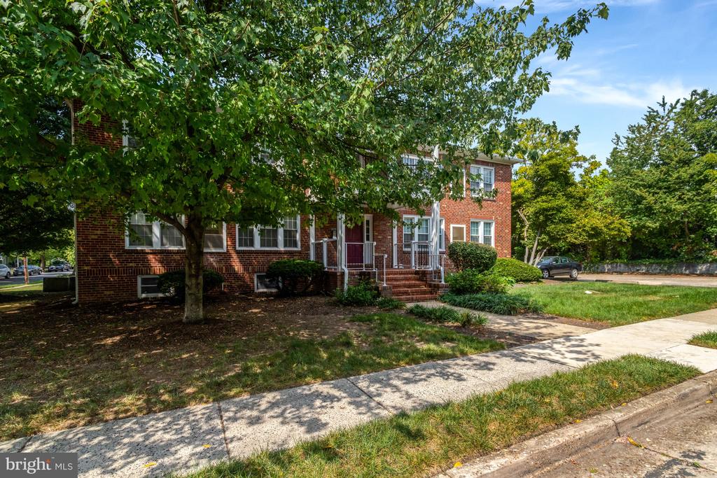 1800 DEWITT AVENUE Unit: H