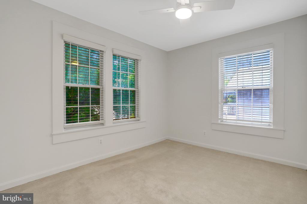 1800 DEWITT AVENUE Unit: H