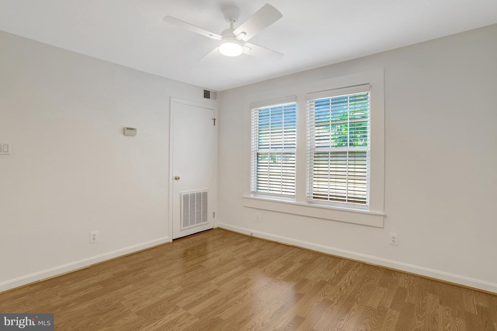 1800 DEWITT AVENUE Unit: H