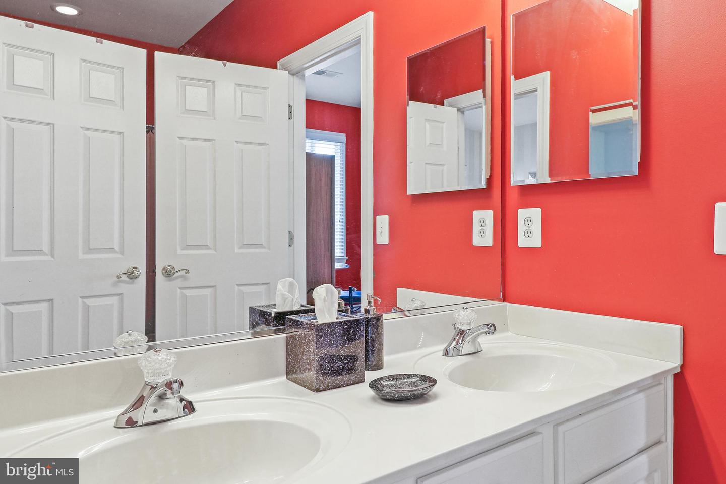 10081 DANIELS RUN WAY