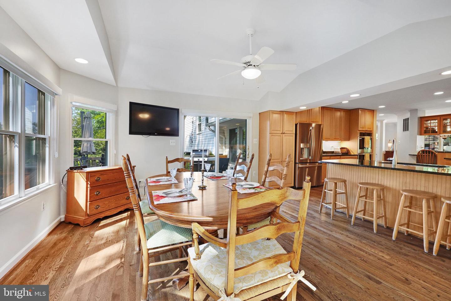 2517 LAKEVALE DRIVE