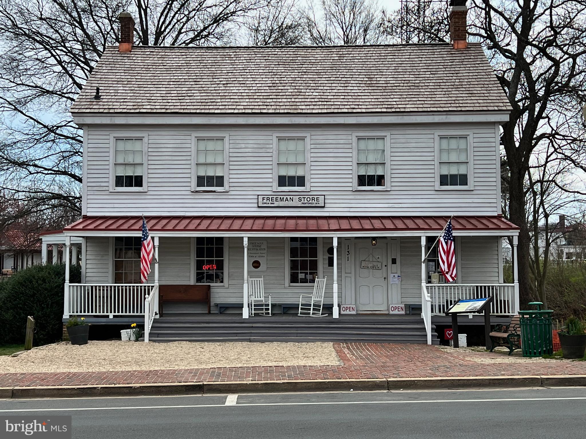 2100 Post ROAD