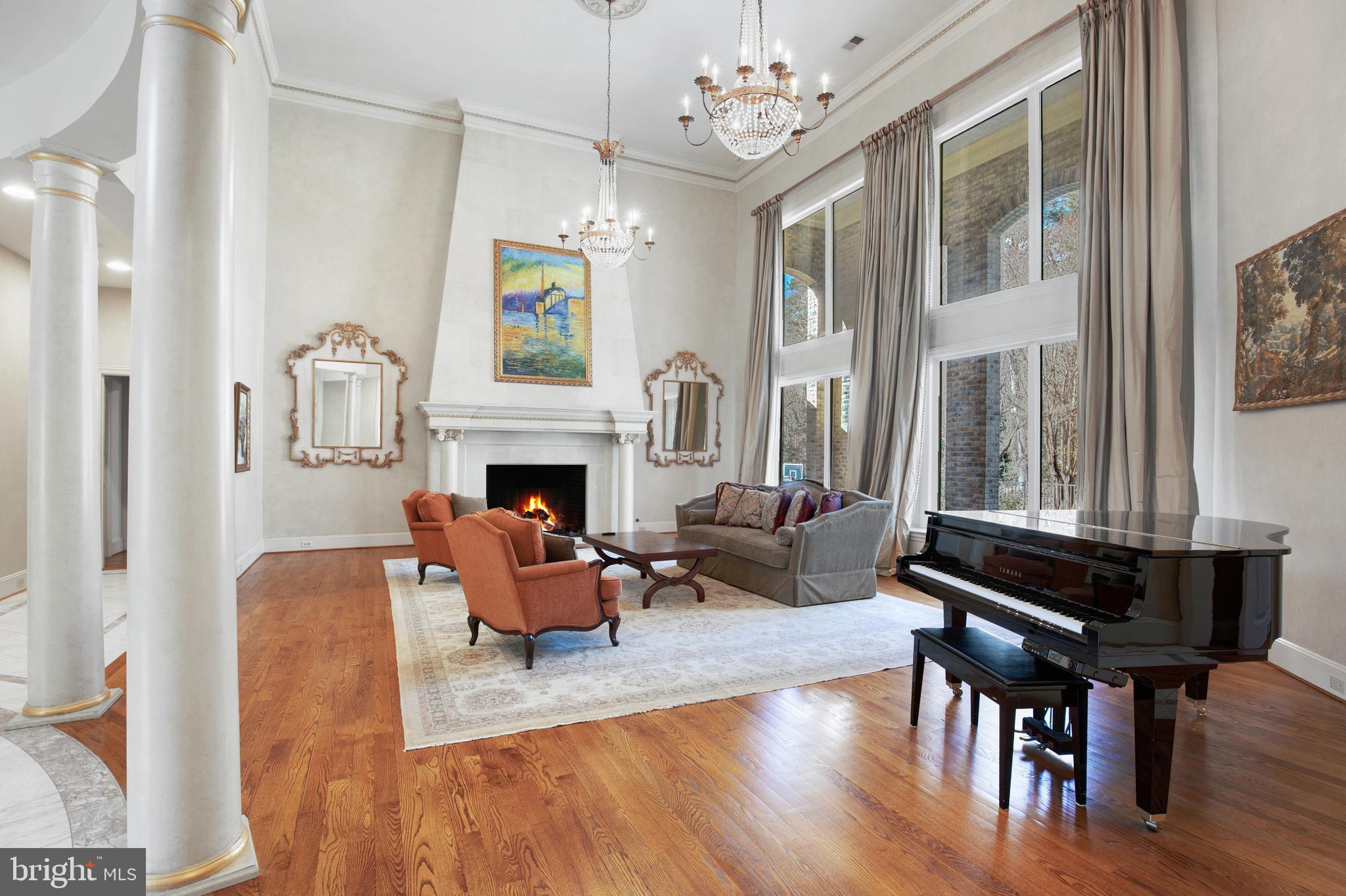2400 Oakmont Ct