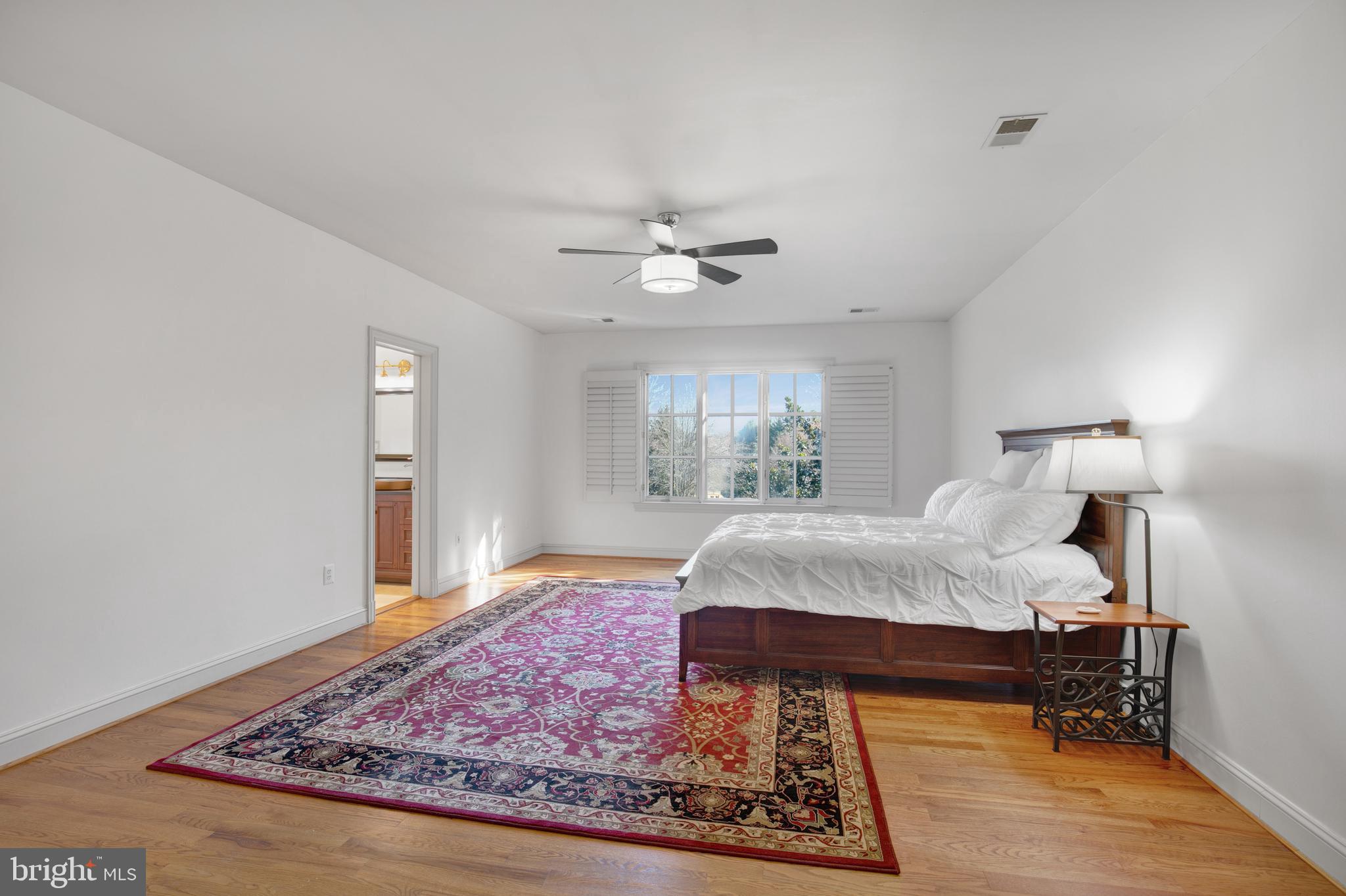 2400 Oakmont Ct