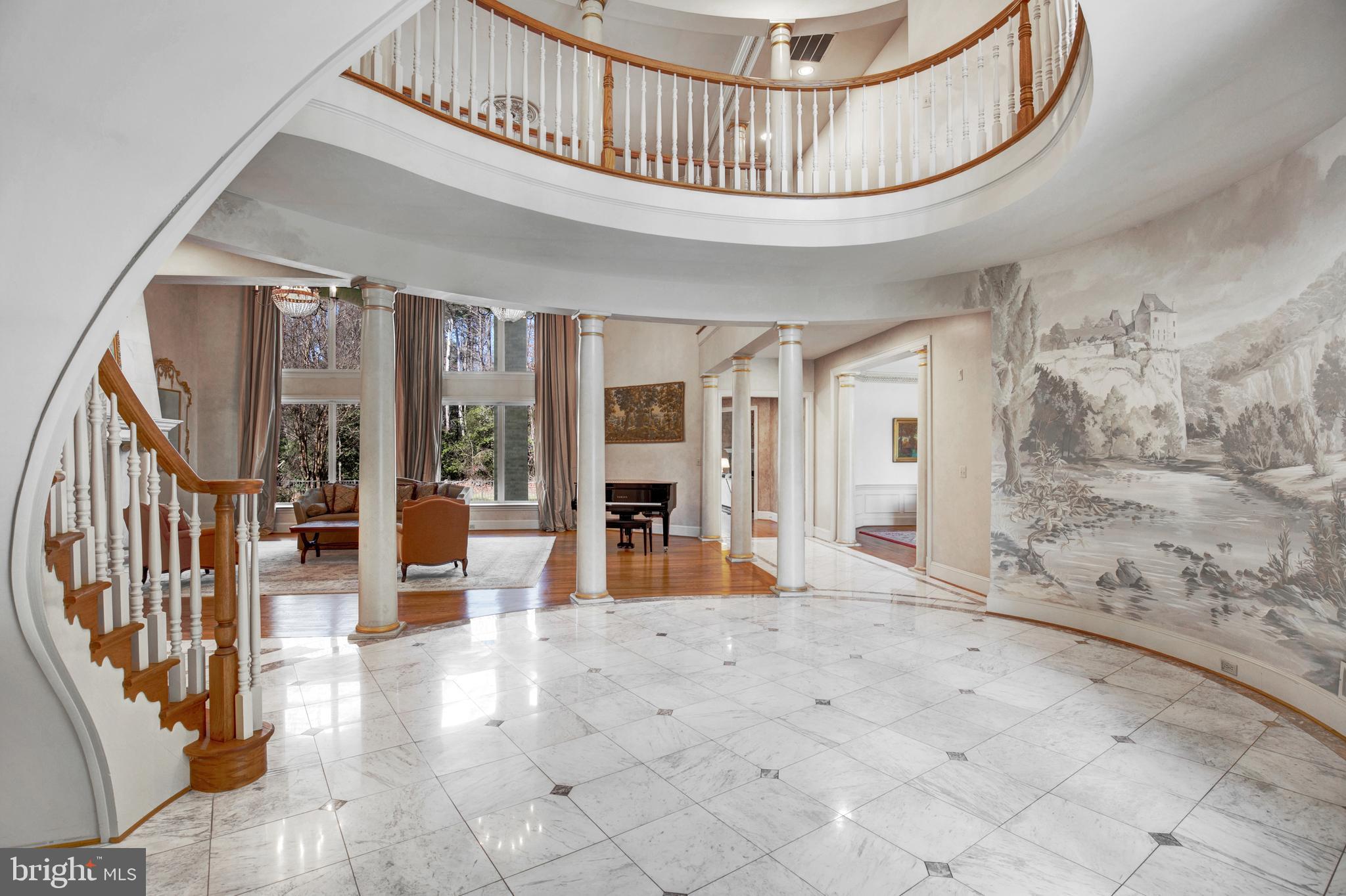 2400 Oakmont Ct