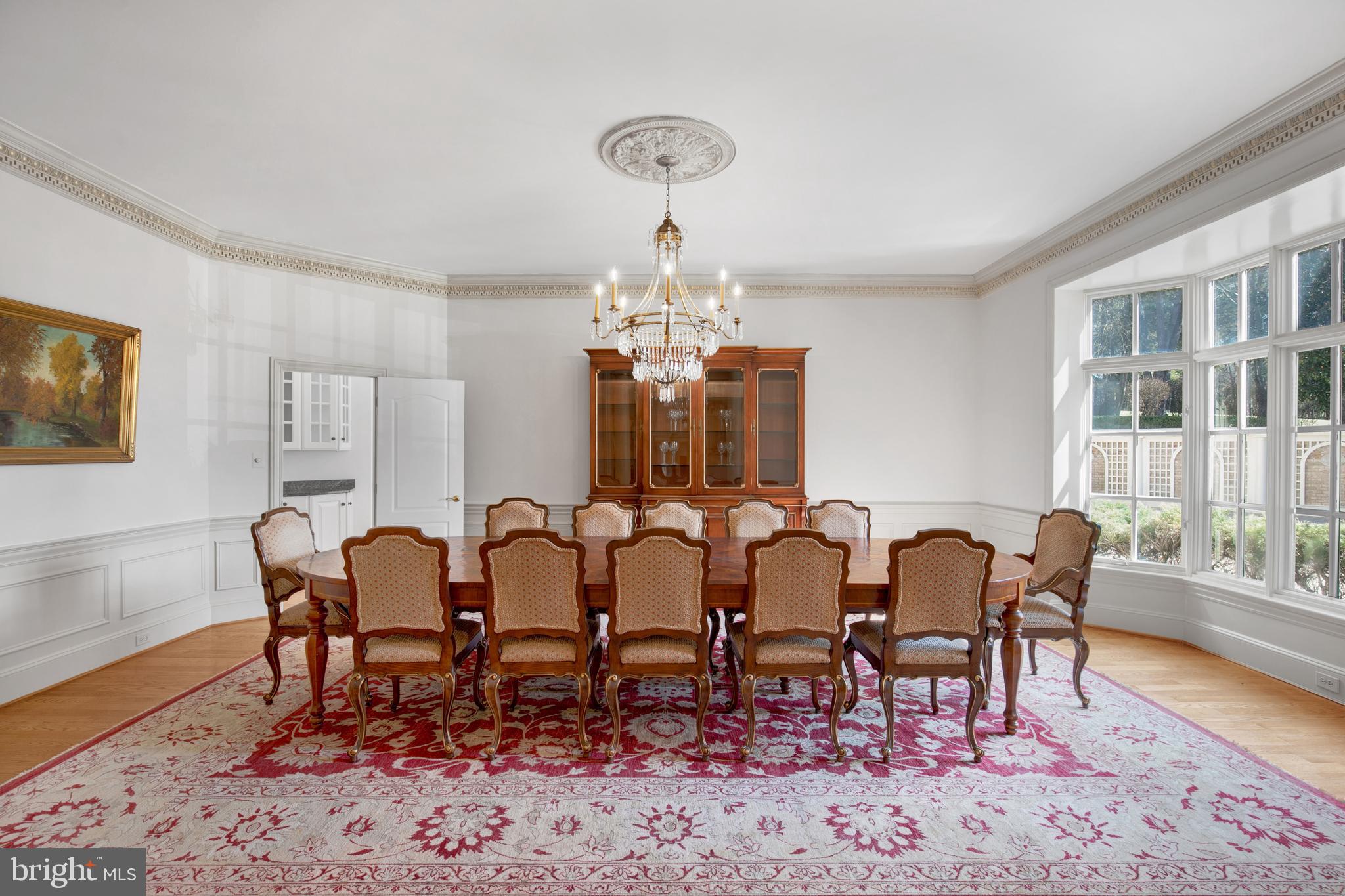 2400 Oakmont Ct
