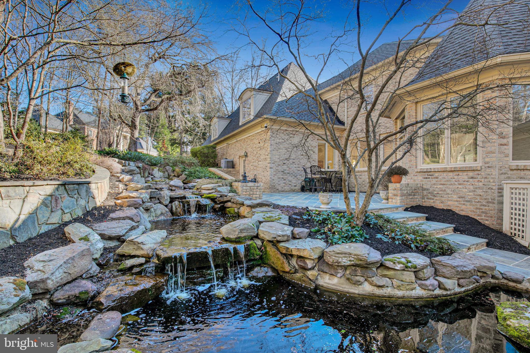 2400 Oakmont Ct