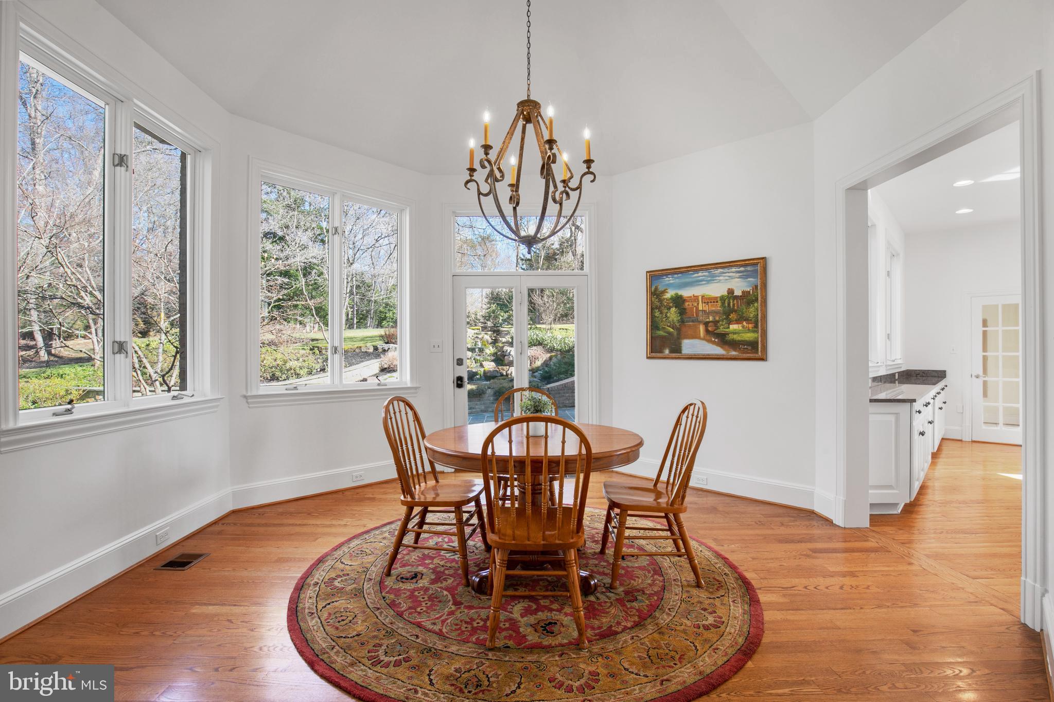 2400 Oakmont Ct