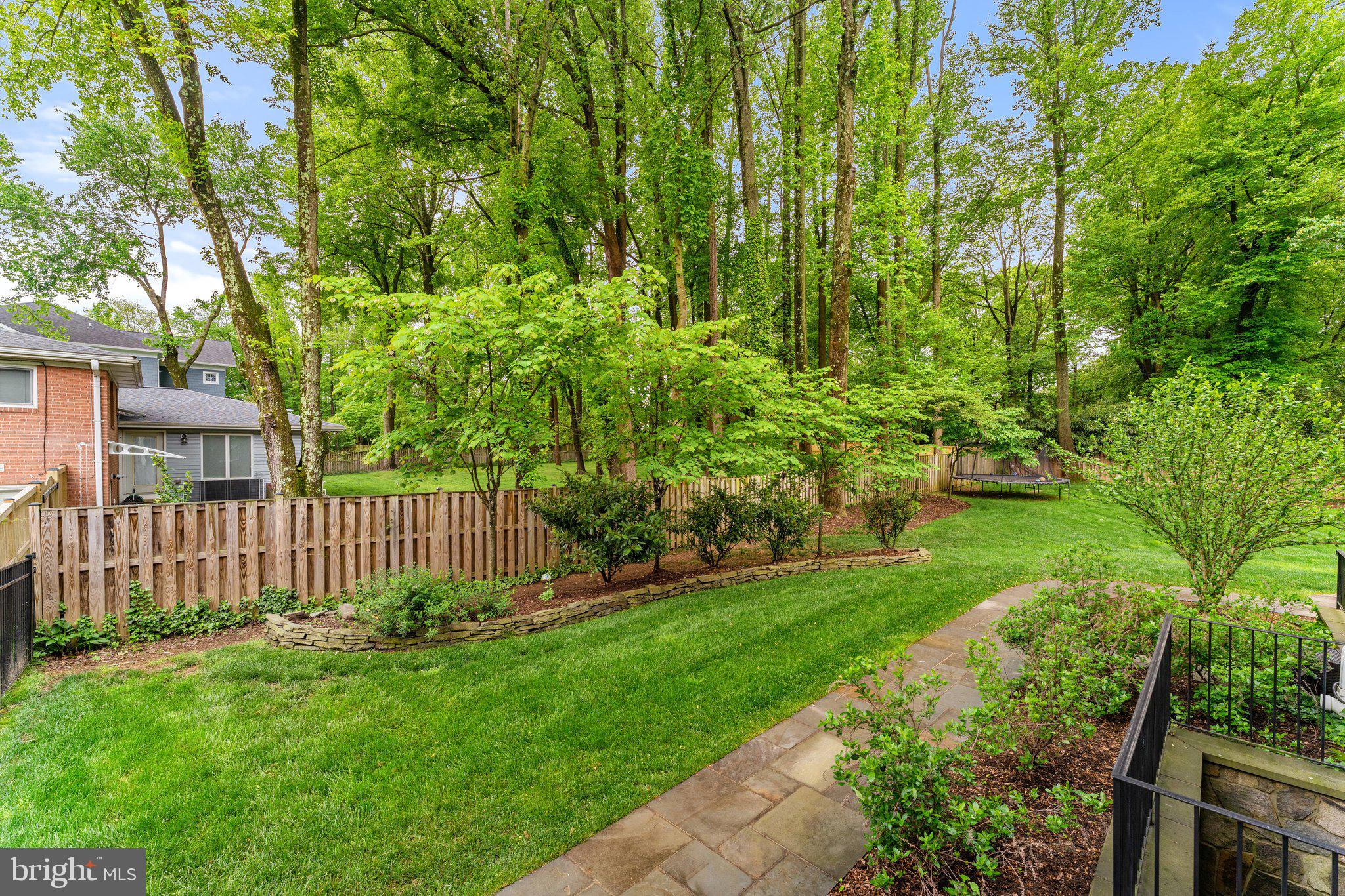 303 Mashie Dr SE