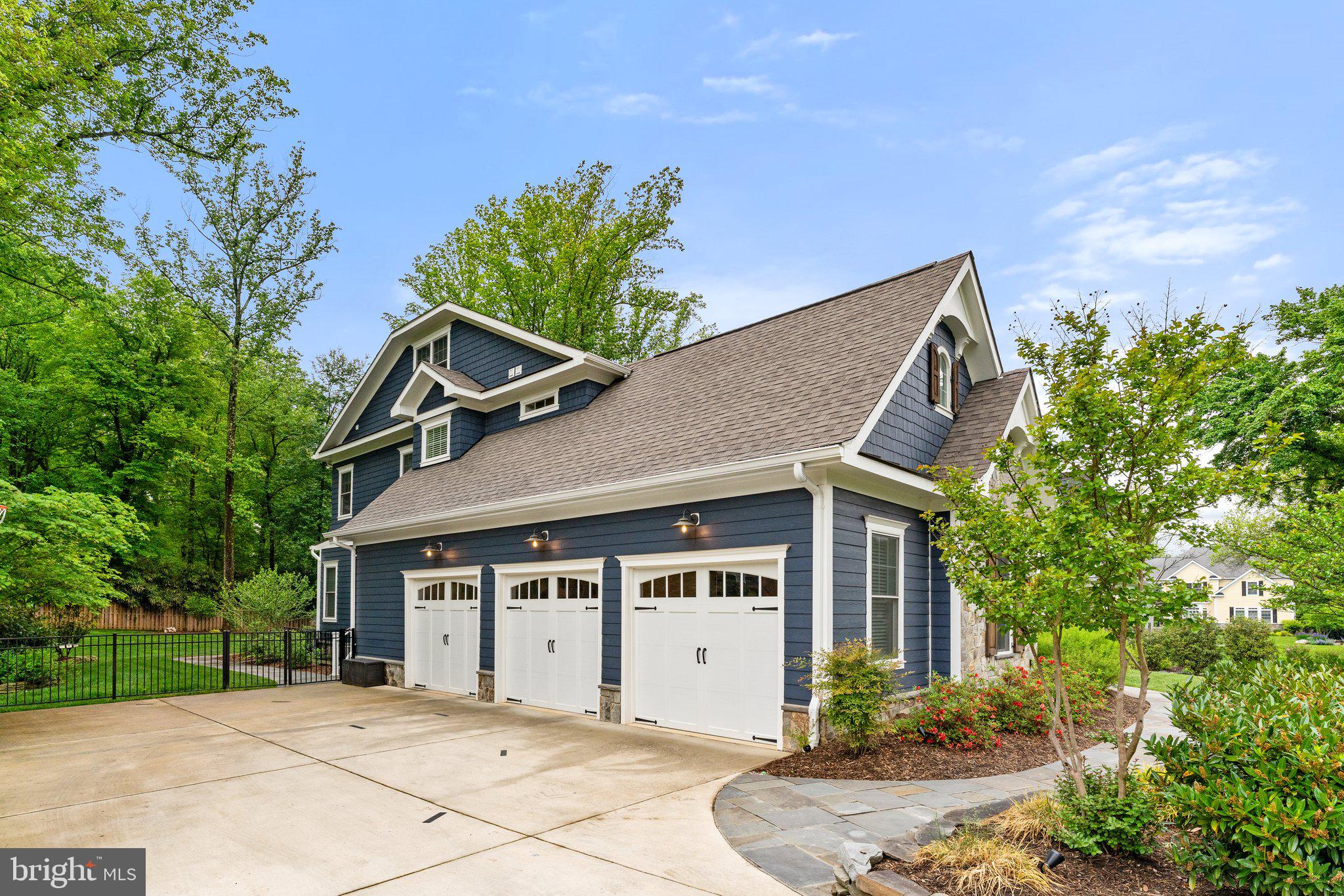 303 Mashie Dr SE
