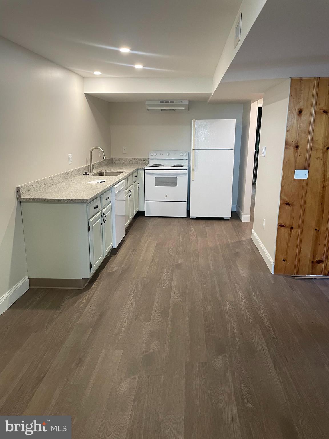 107 PATRICK ST SE