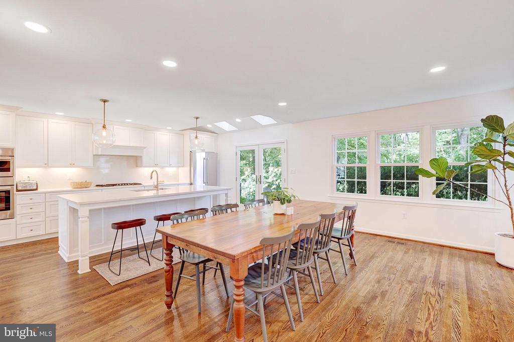 1816 Abbey Oak Dr