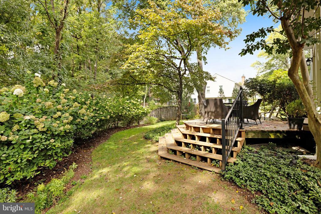 1816 Abbey Oak Dr