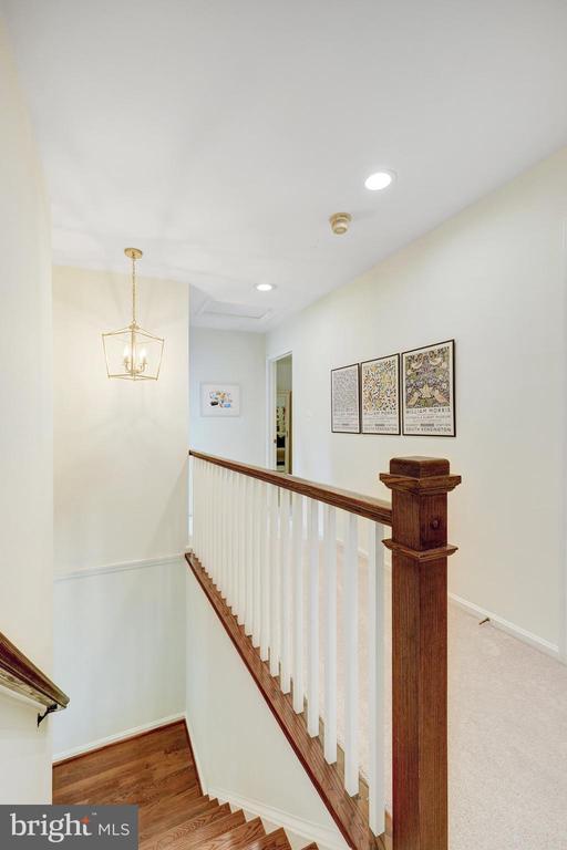 1816 Abbey Oak Dr