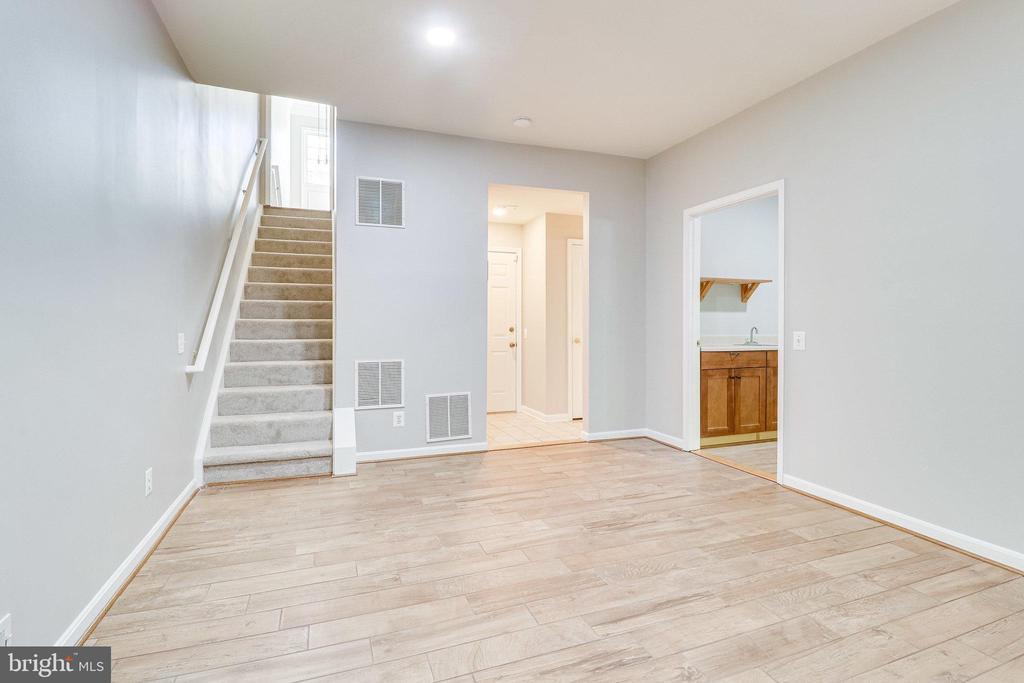 9330 BRANCH SIDE LN