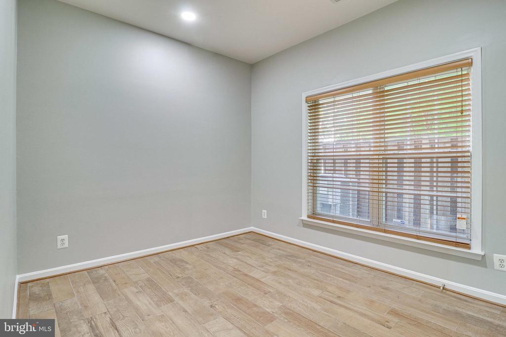 9330 BRANCH SIDE LN