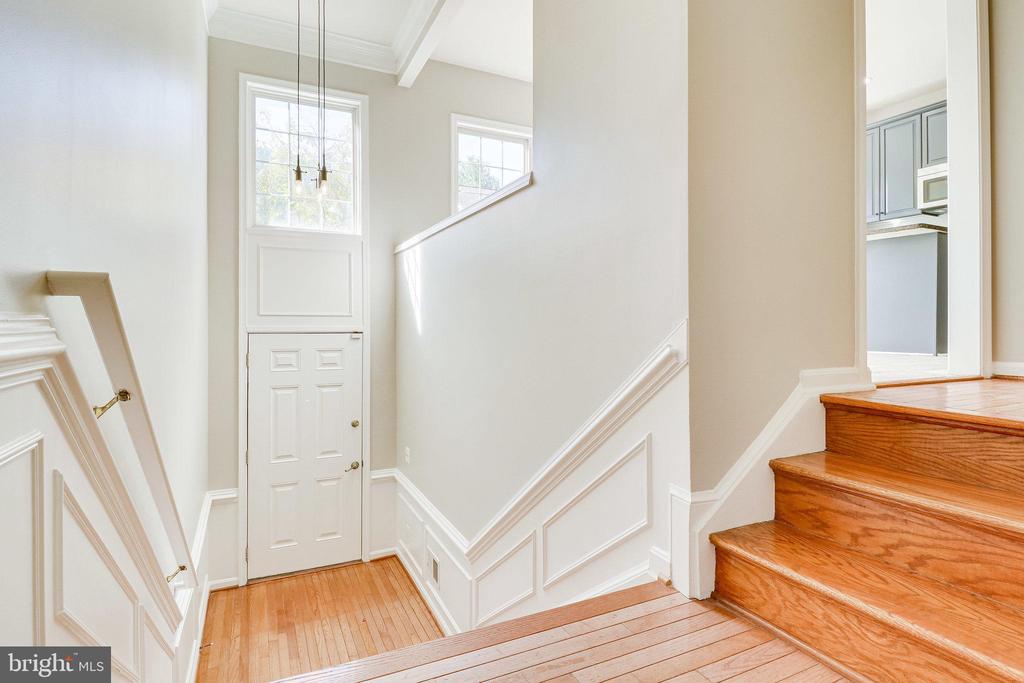 9330 BRANCH SIDE LN