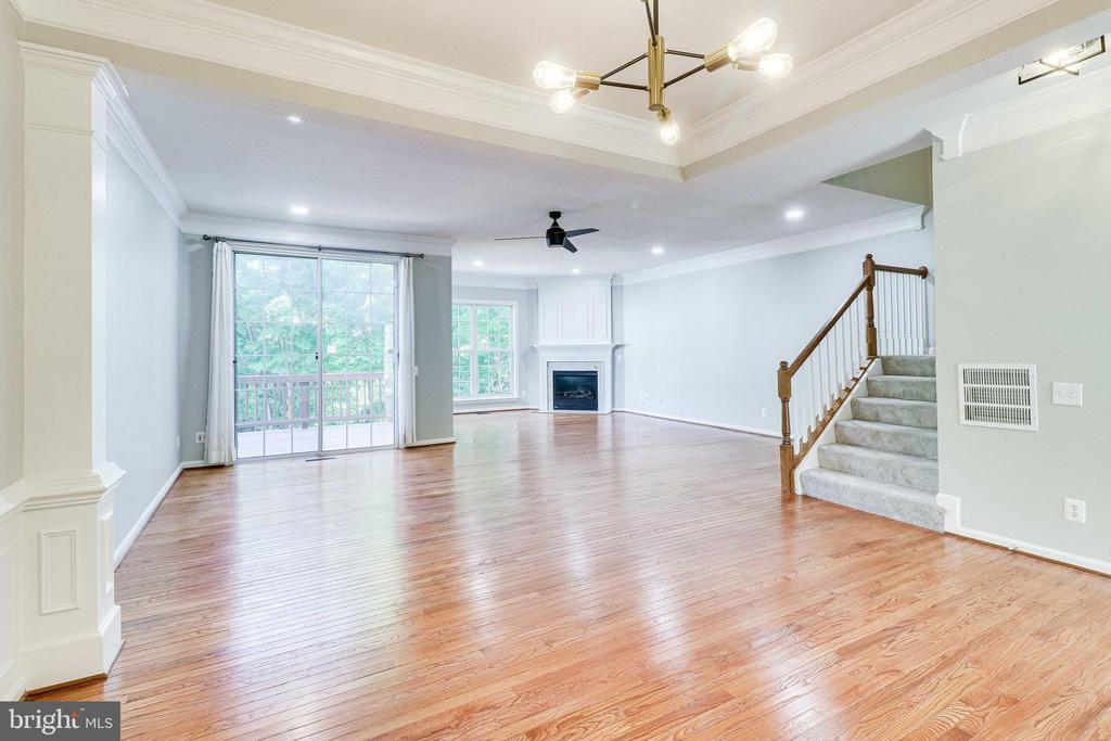 9330 BRANCH SIDE LN