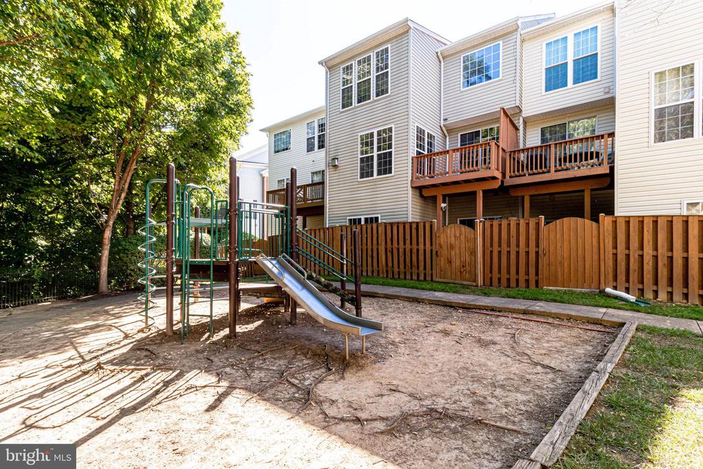 9330 BRANCH SIDE LN