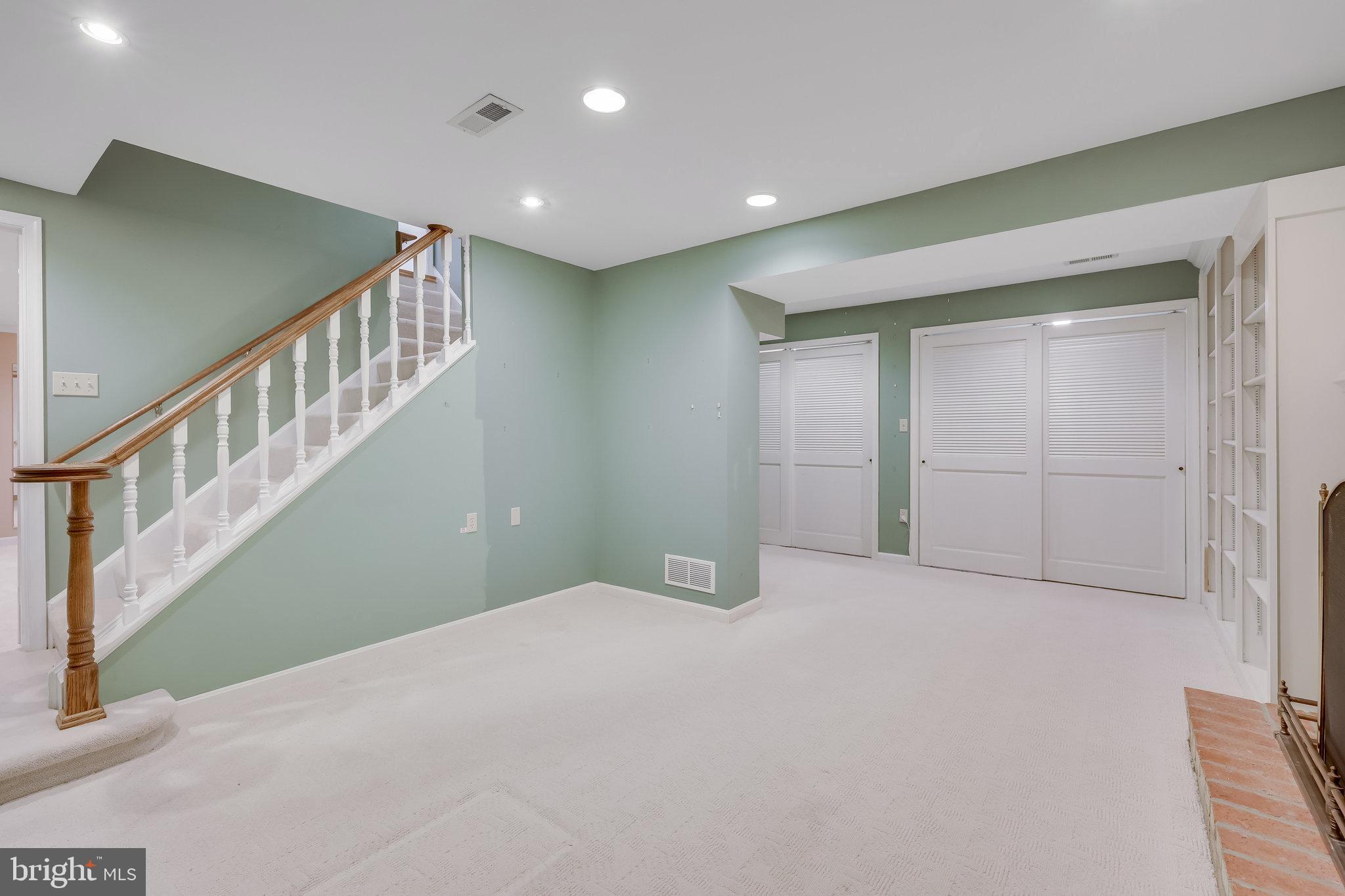 3239 Betsy Ln