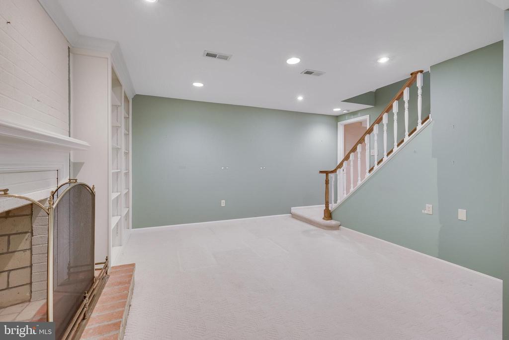 3239 Betsy Ln