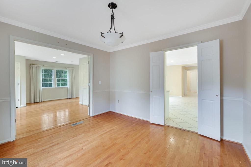 3239 Betsy Ln