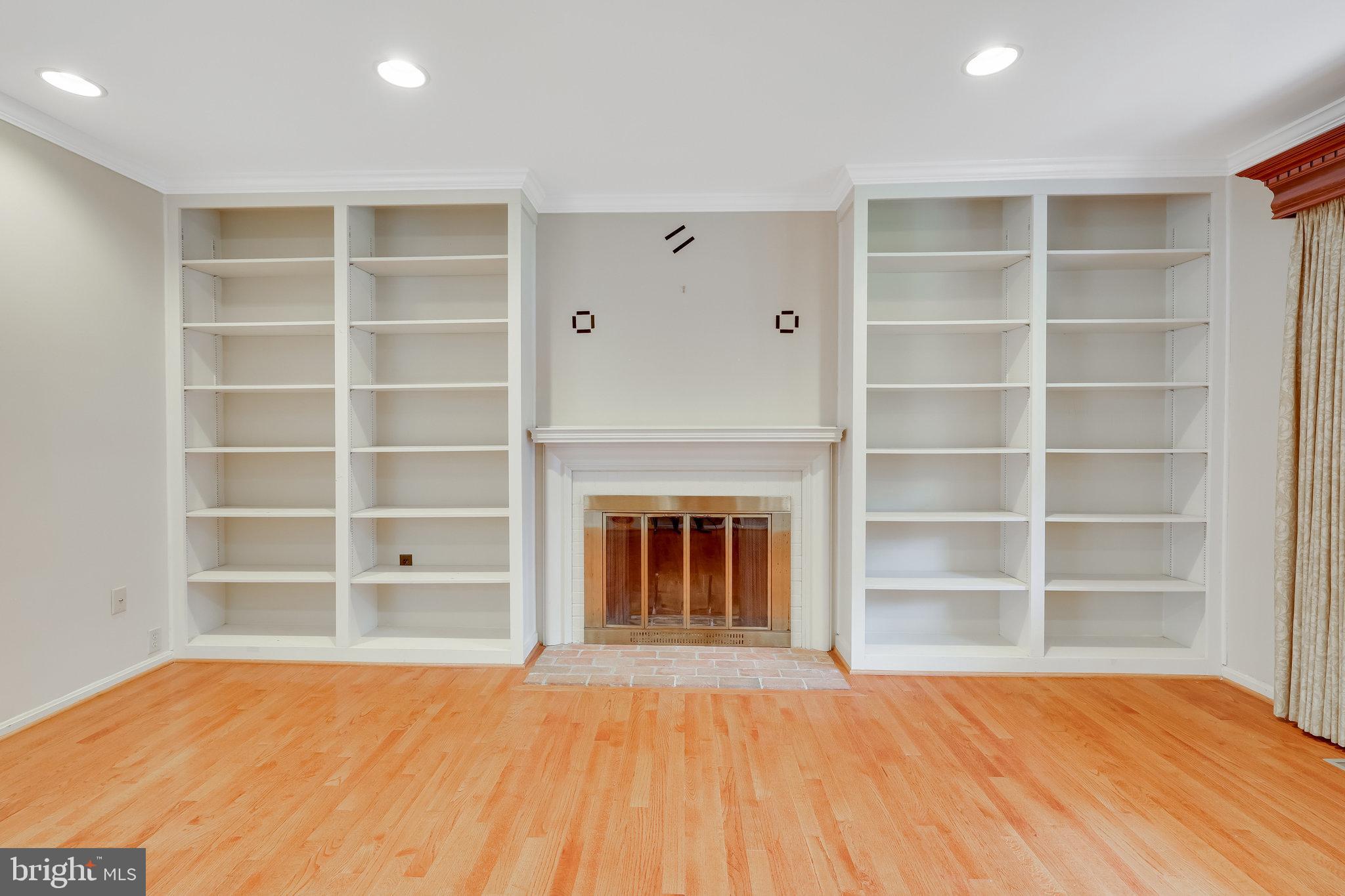 3239 Betsy Ln