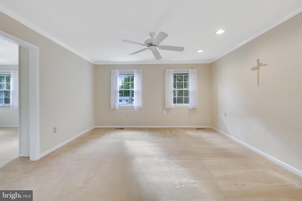 3239 Betsy Ln
