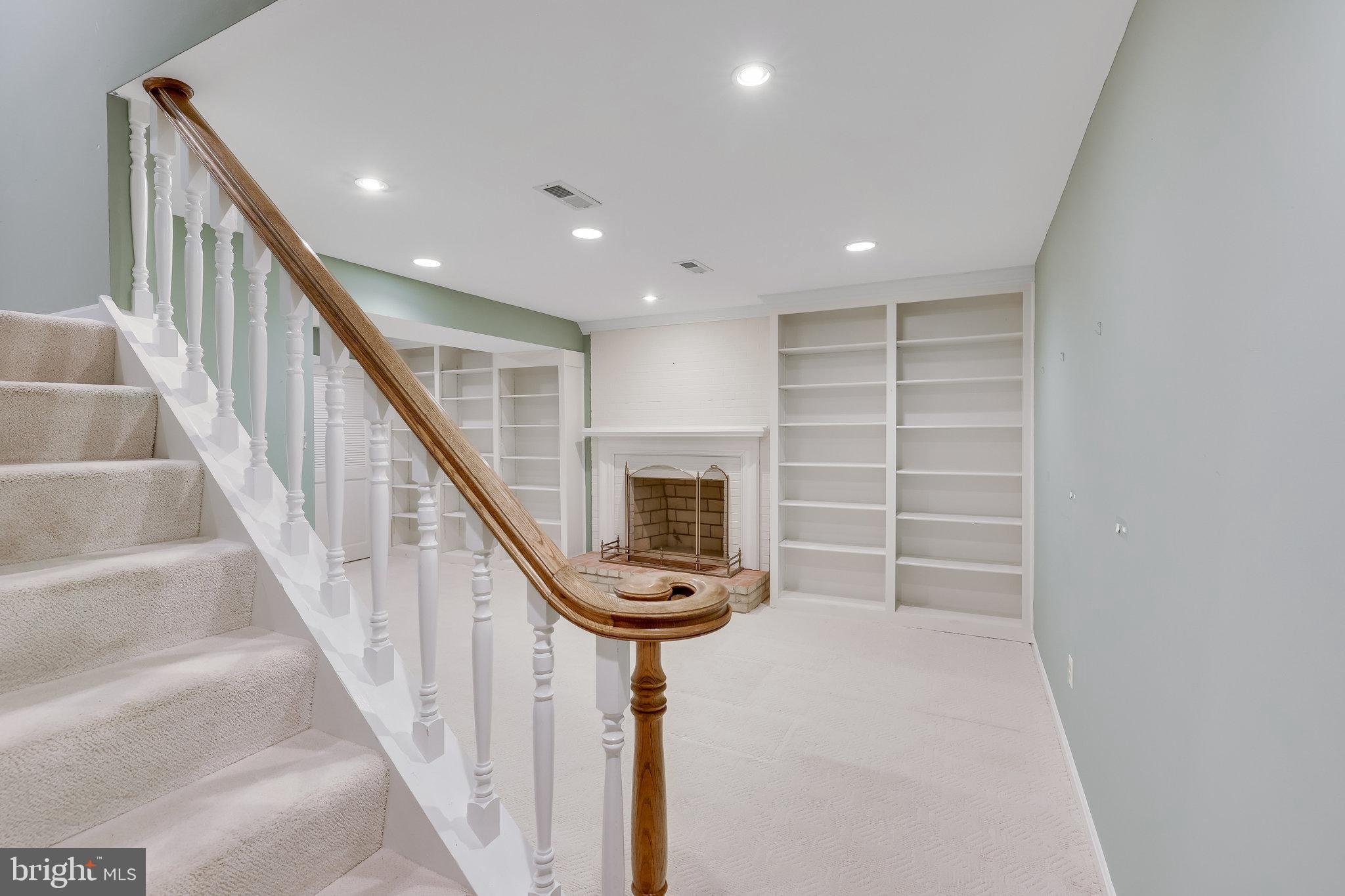 3239 Betsy Ln