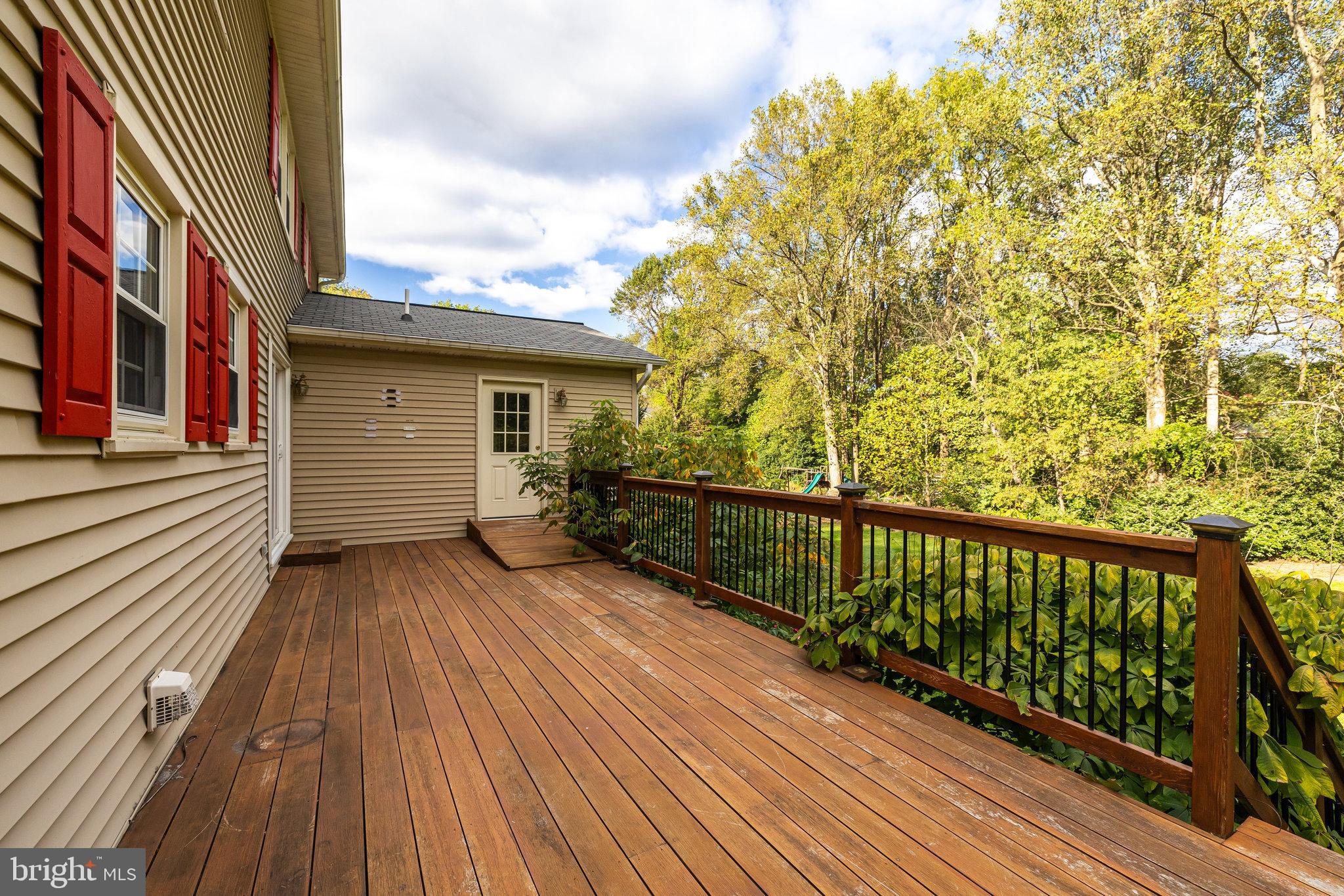 3239 Betsy Ln