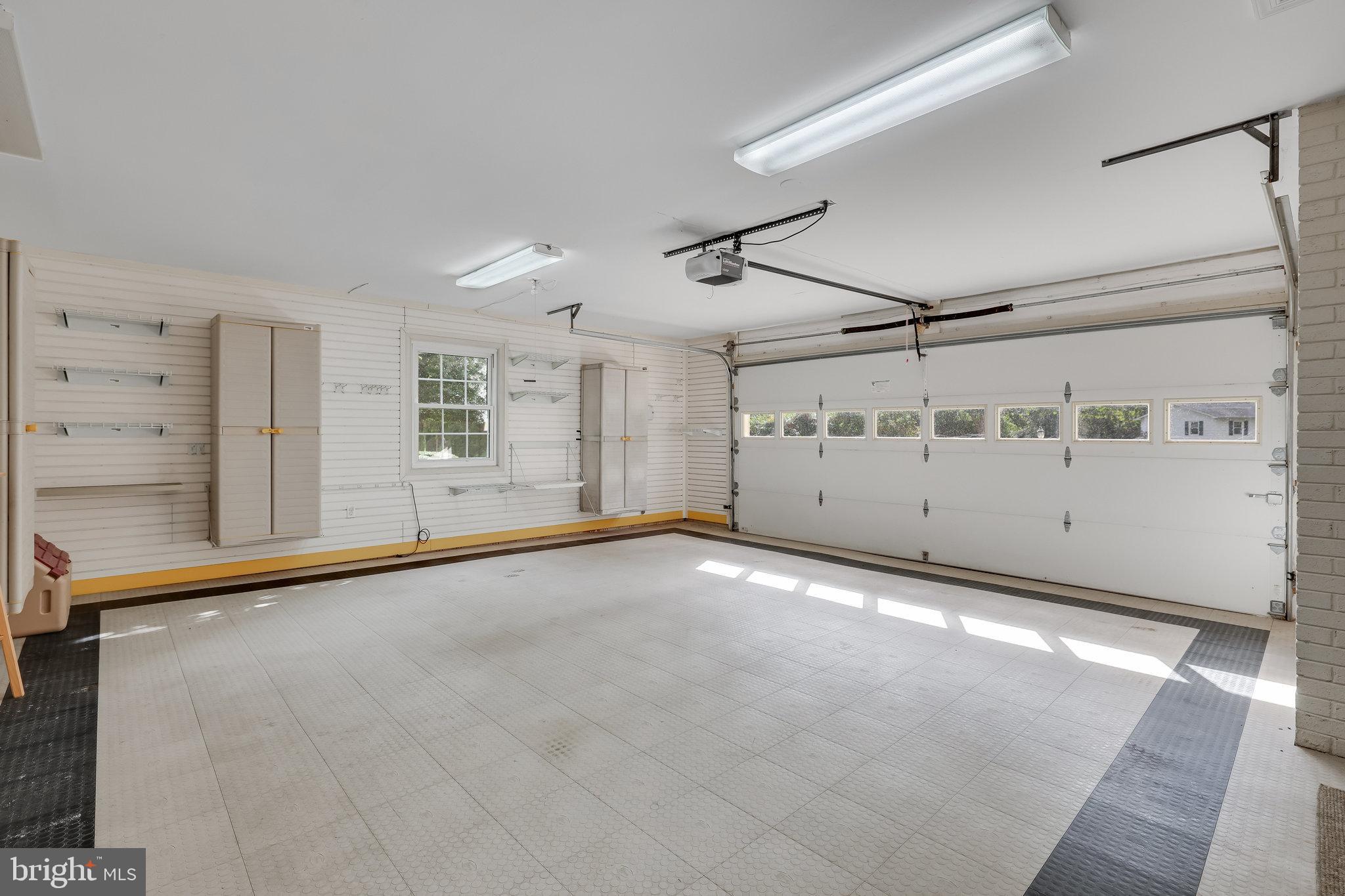 3239 Betsy Ln