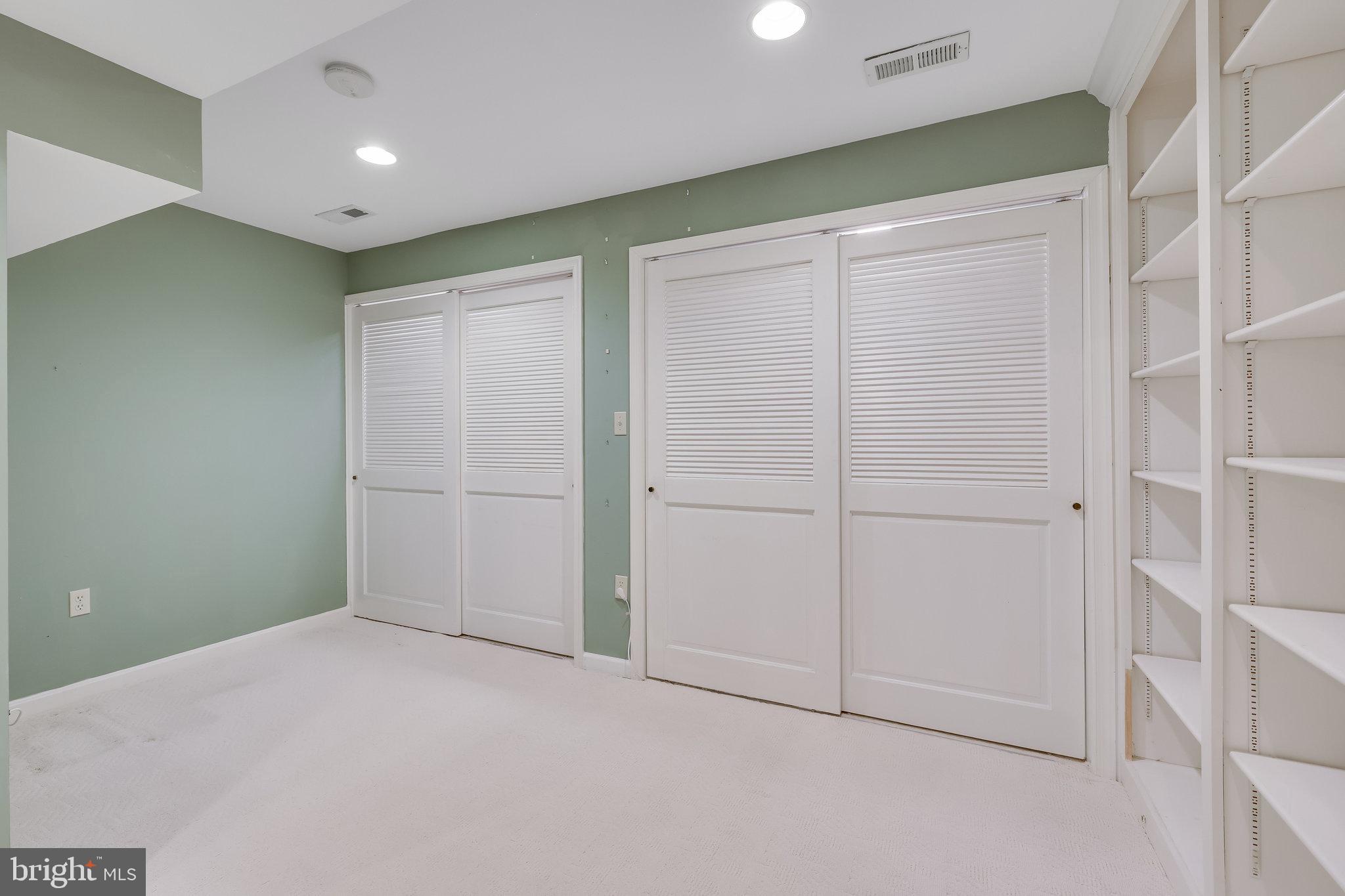 3239 Betsy Ln