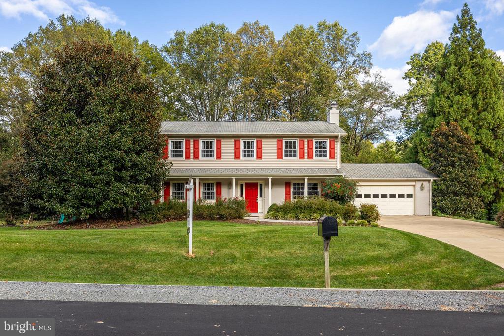 3239 Betsy Ln
