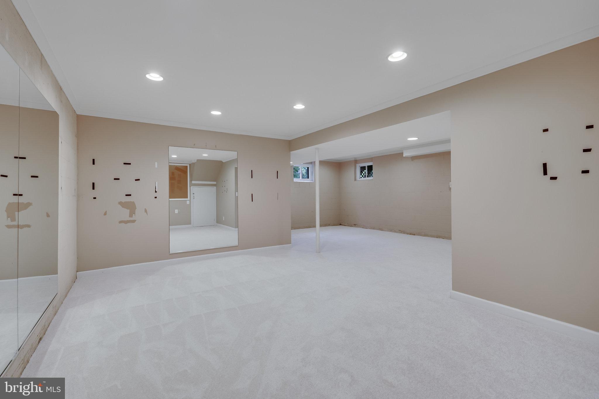 3239 Betsy Ln