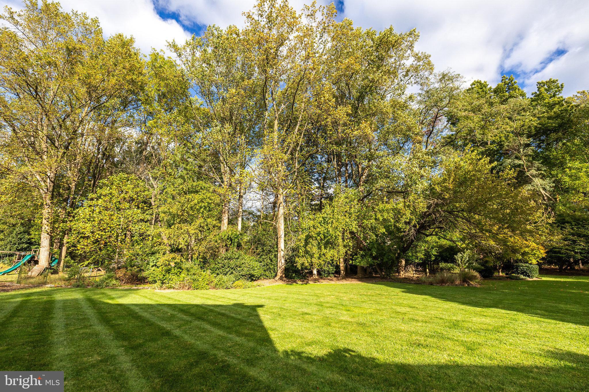 3239 Betsy Ln