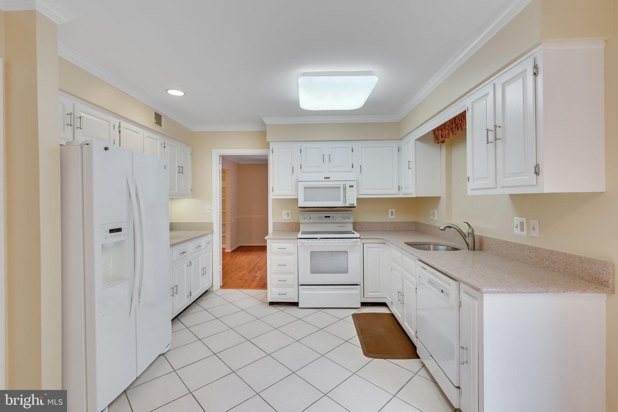 3239 Betsy Ln