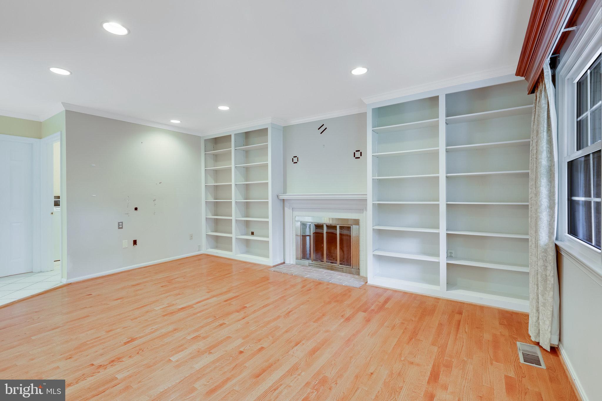 3239 Betsy Ln