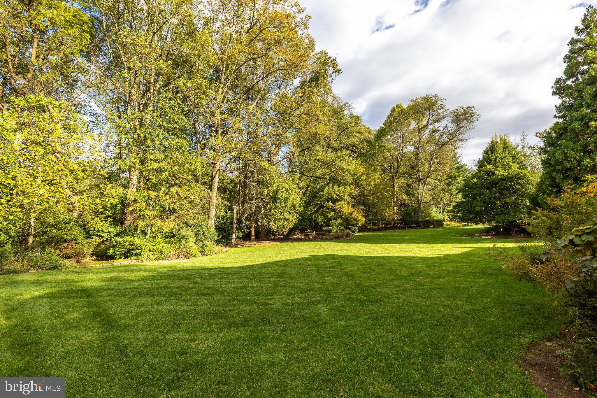 3239 Betsy Ln