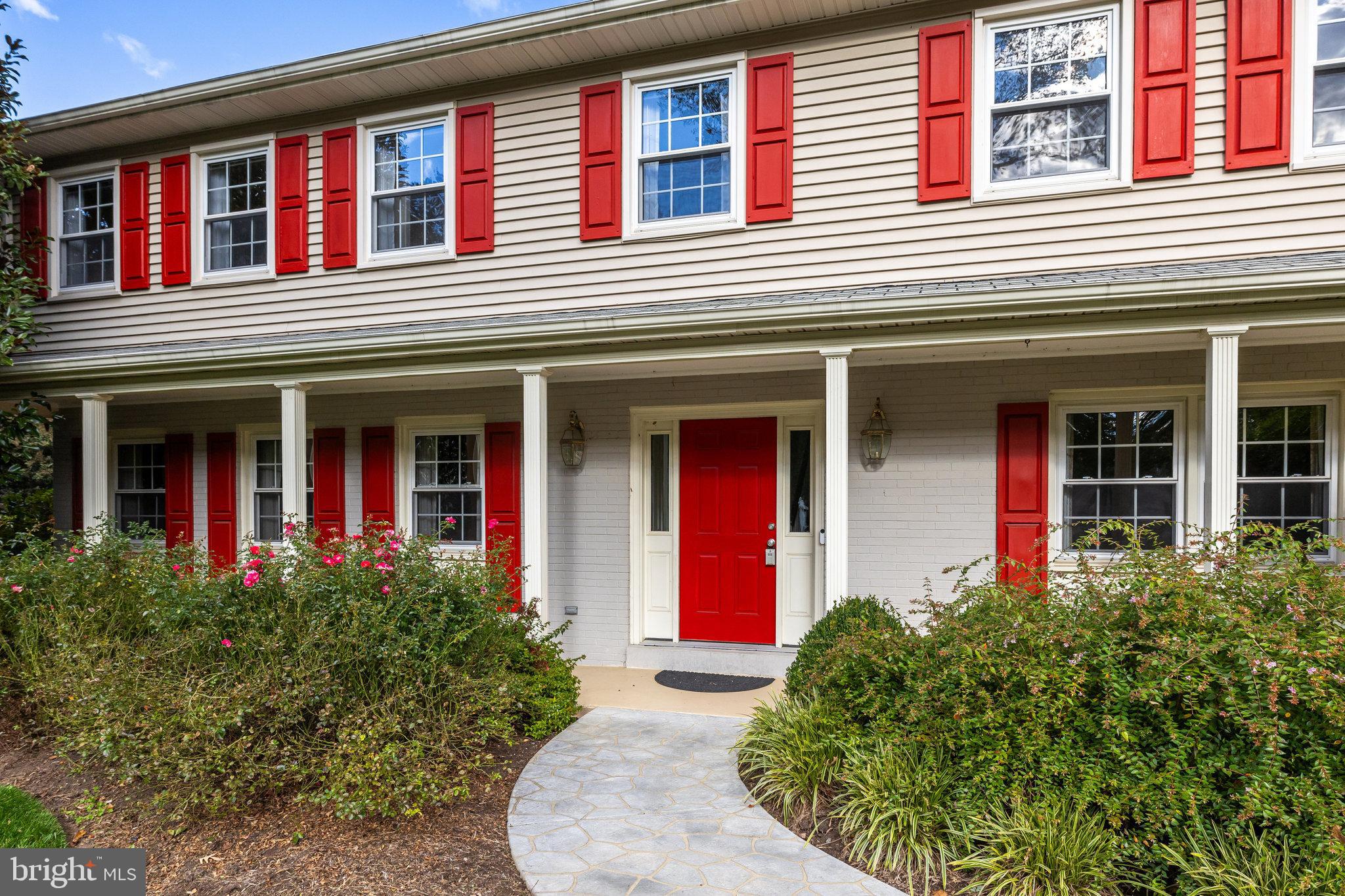 3239 Betsy Ln