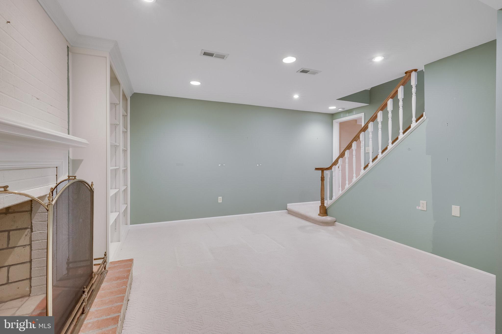 3239 Betsy Ln