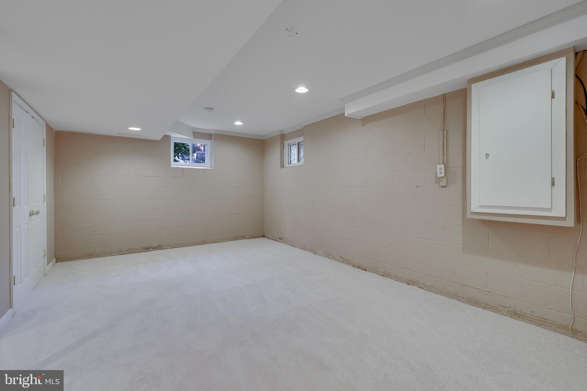 3239 Betsy Ln