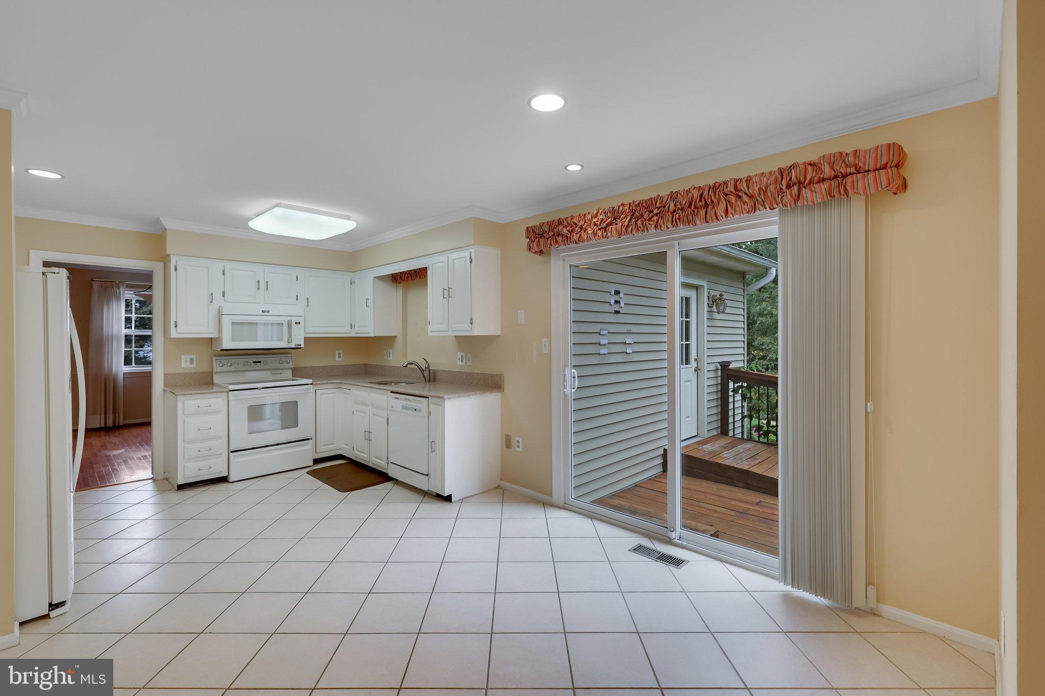 3239 Betsy Ln