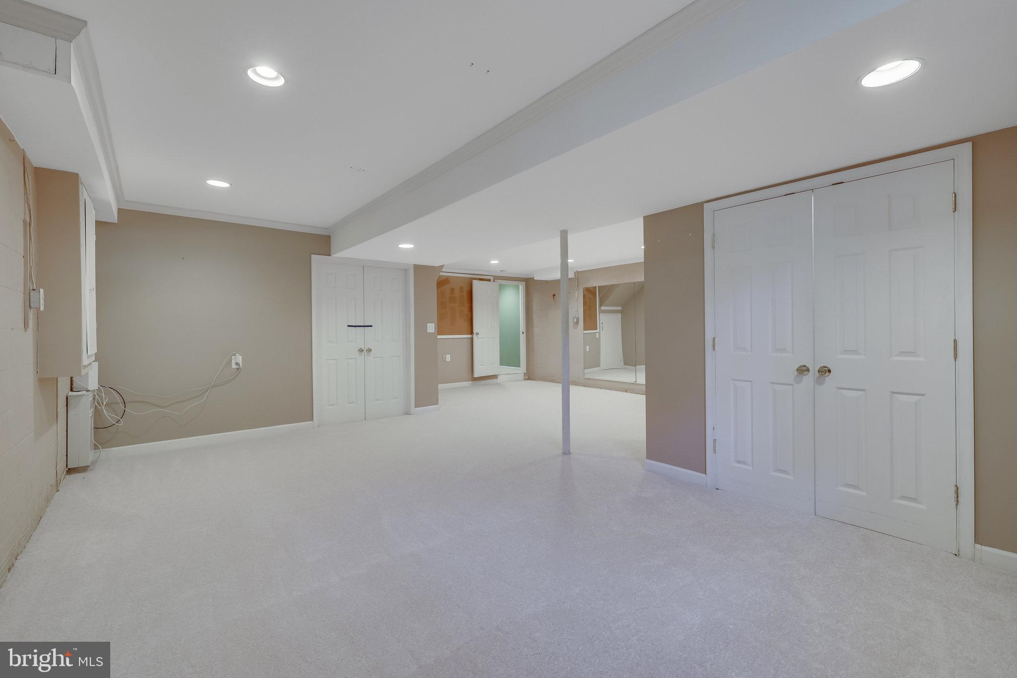 3239 Betsy Ln