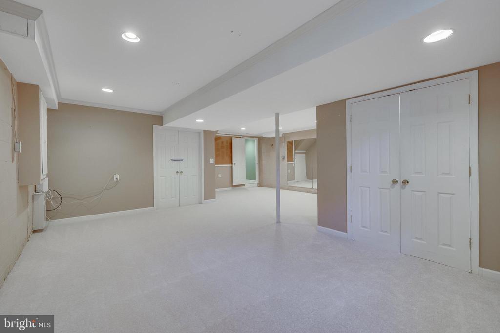 3239 Betsy Ln