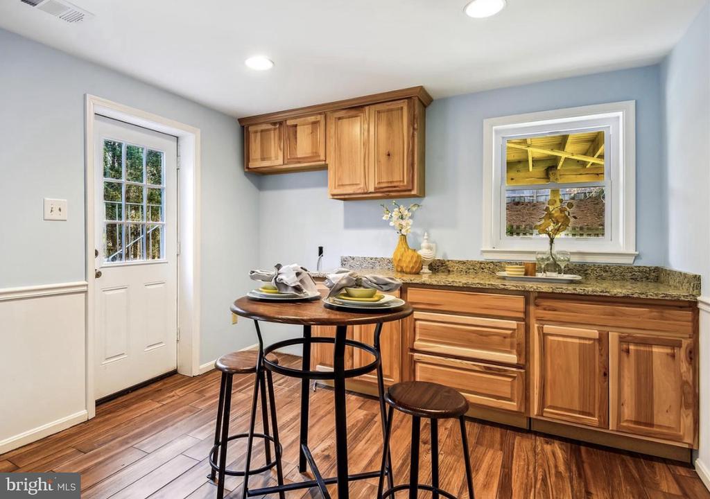 2255 TEEL DR