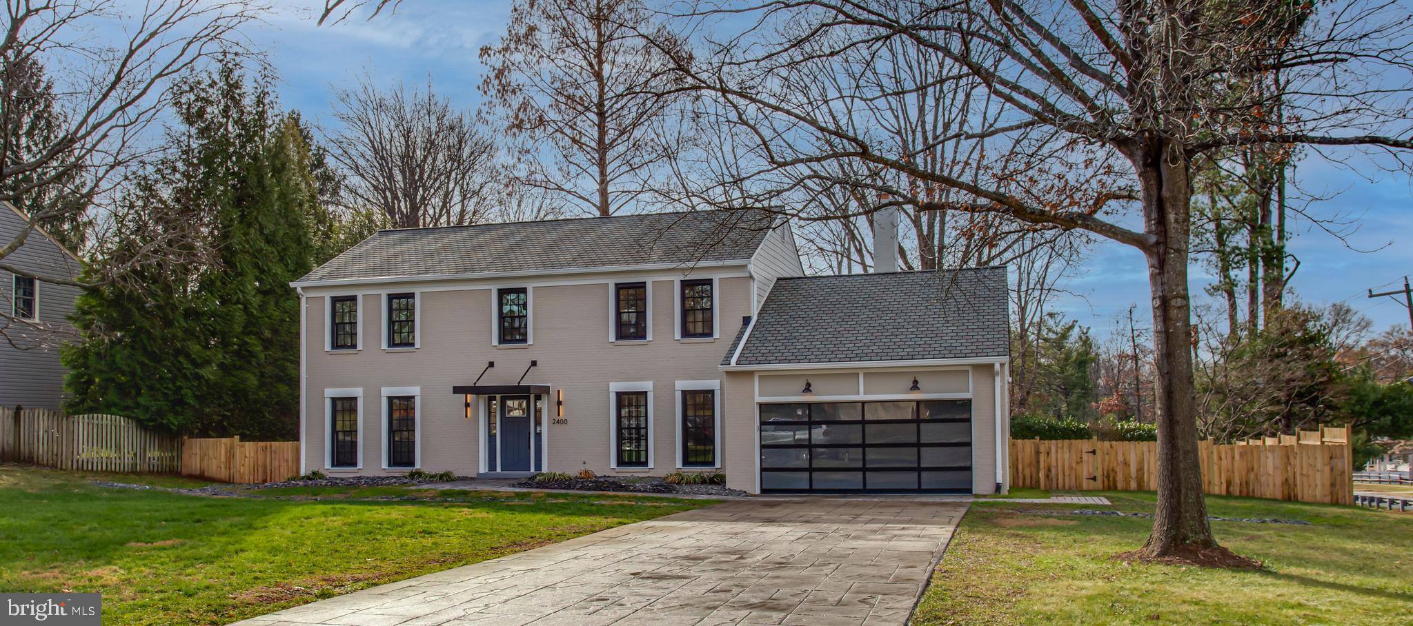 2400 Oakvale Ct NW