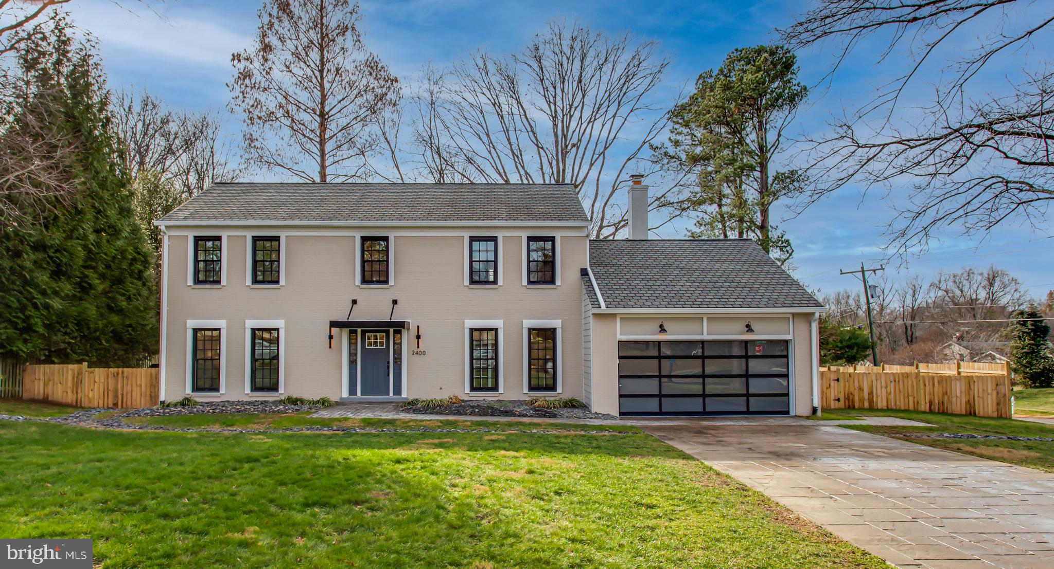 2400 Oakvale Ct NW