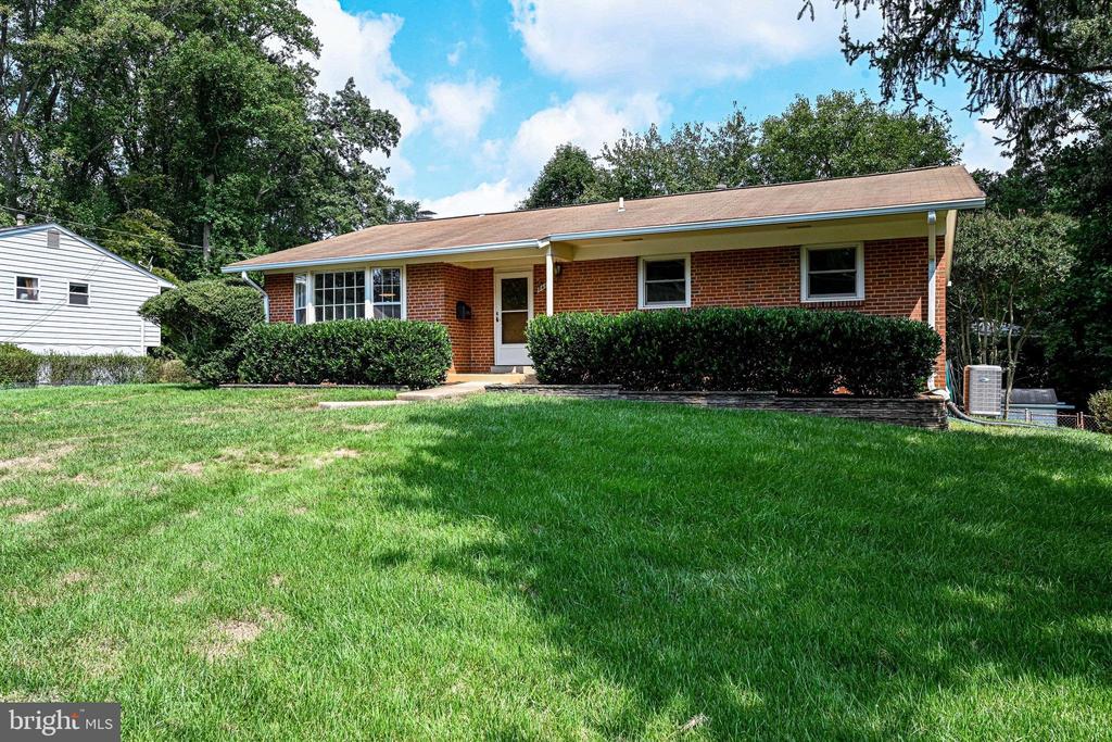 8416 STONEWALL DR