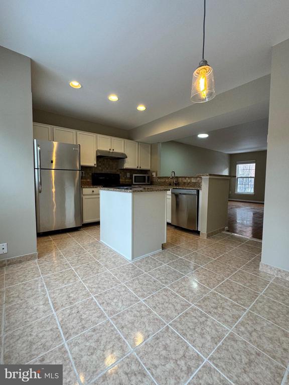 8074 SEBON DR