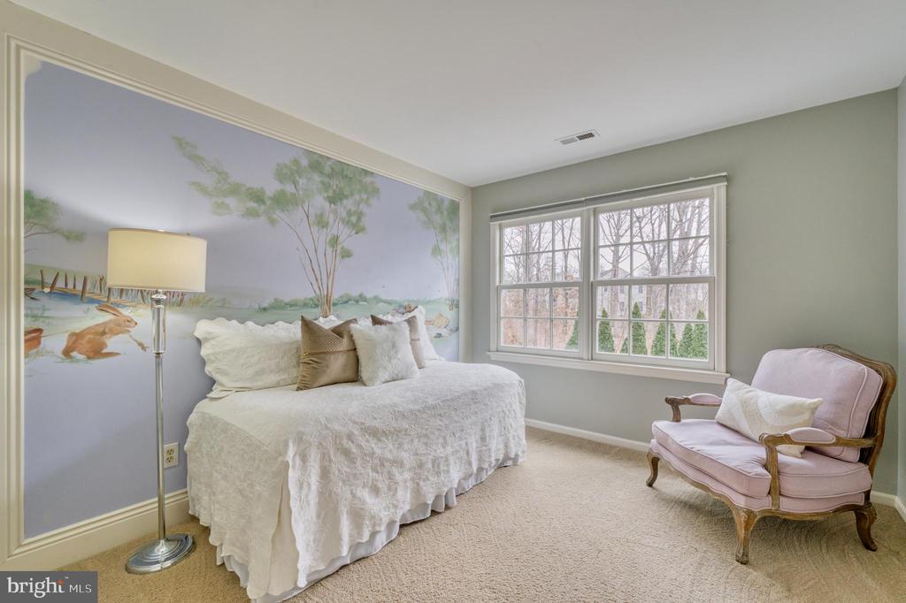 12715 Fox Woods Dr